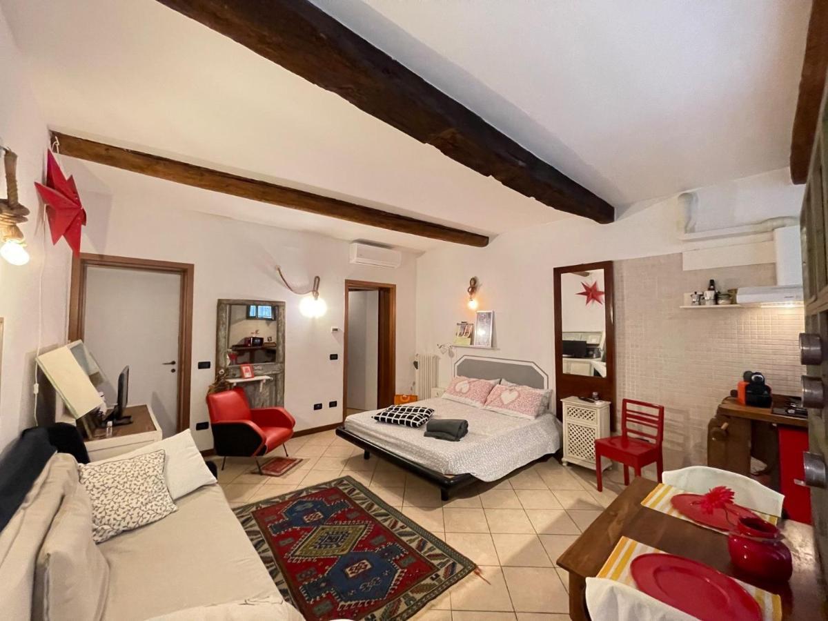 דירות פררה La Casa Degli Zii מראה חיצוני תמונה